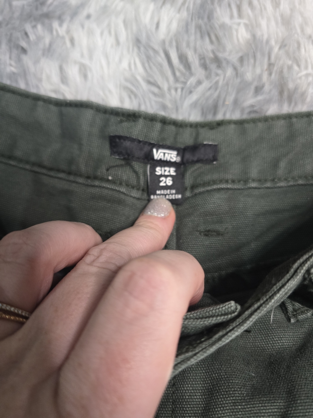 Vans Women's Cargo Pants in Dark Olive Green, Size 26 - Picture 5 of 9